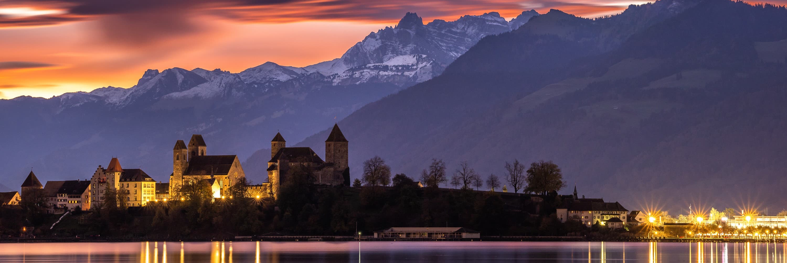 Una vista panoramica del centro storico di Rapperswil