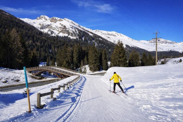 Skipisten und Winteraktivitäten in San Bernardino Val Mesolcina Schweiz
