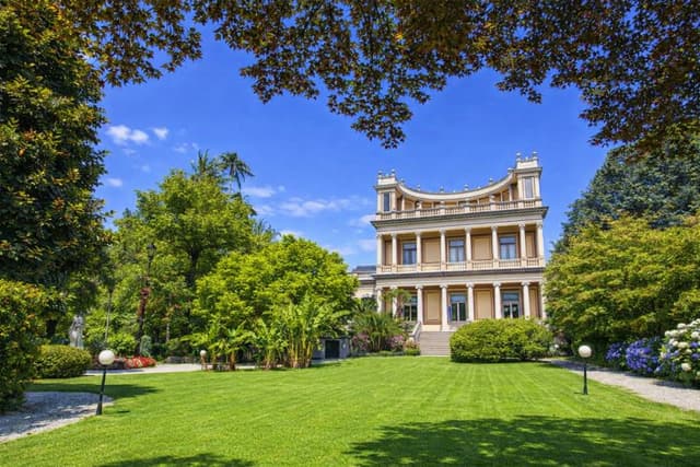 Gärten der Villa Giulia am Ufer des Lago Maggiore in Verbania